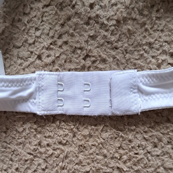 Victoria's Secret White Underwire T-Shirt Bra - Picture 8 of 8